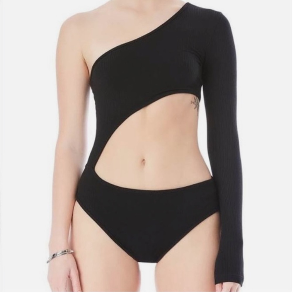LF Stores Emma & Sam One Shoulder Bodysuit with Cutout | Black
